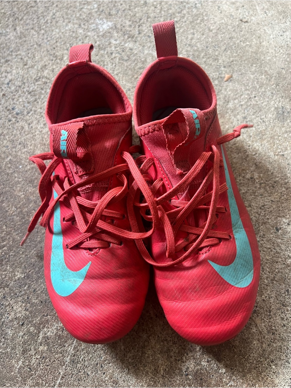 Nike kids soccer cleats- hot pink!
